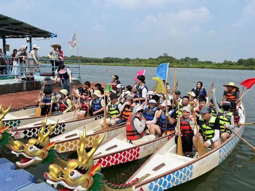 Últimas notícias da empresa sobre Shenzhen Hongsinn Precision Co., Ltd., um fabricante líder de peças de precisão personalizadas, celebra o Festival do Barco-Dragão com uma excursão emocionante